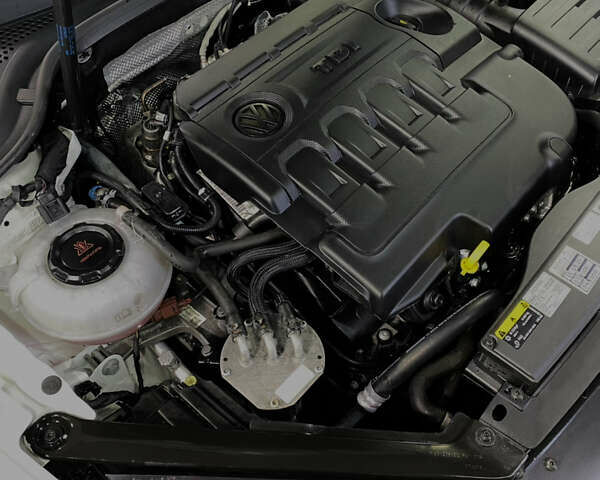 Белый Фольксваген Гольф, объемом двигателя 1.97 л и пробегом 241 тыс. км за 17800 $, фото 14 на Automoto.ua