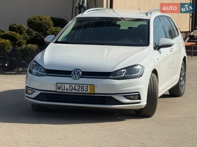 Білий Фольксваген Гольф, об'ємом двигуна 1.6 л та пробігом 211 тис. км за 13999 $, фото 10 на Automoto.ua