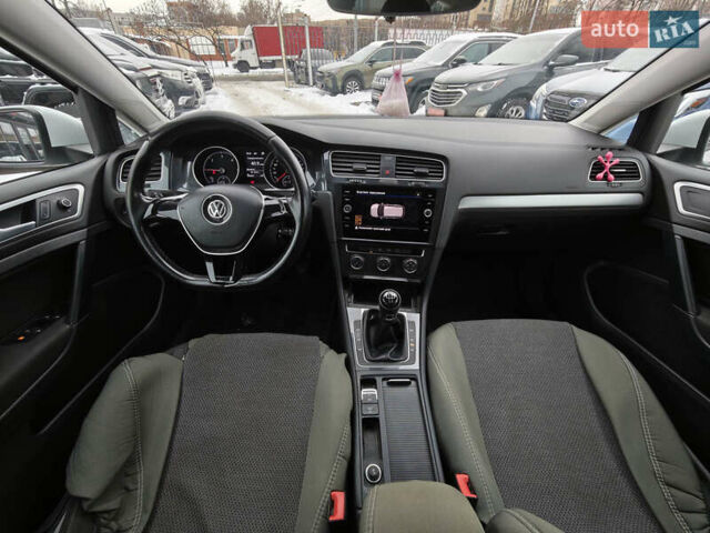 Белый Фольксваген Гольф, объемом двигателя 1.6 л и пробегом 243 тыс. км за 10990 $, фото 14 на Automoto.ua
