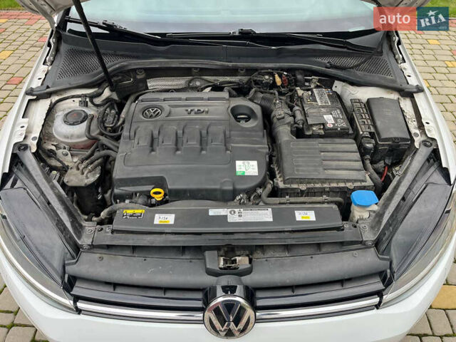 Белый Фольксваген Гольф, объемом двигателя 1.6 л и пробегом 183 тыс. км за 15500 $, фото 45 на Automoto.ua