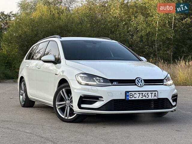 Белый Фольксваген Гольф, объемом двигателя 1.97 л и пробегом 233 тыс. км за 16750 $, фото 1 на Automoto.ua