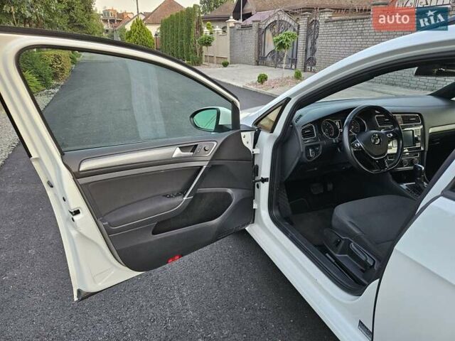 Белый Фольксваген Гольф, объемом двигателя 1.4 л и пробегом 232 тыс. км за 12900 $, фото 11 на Automoto.ua