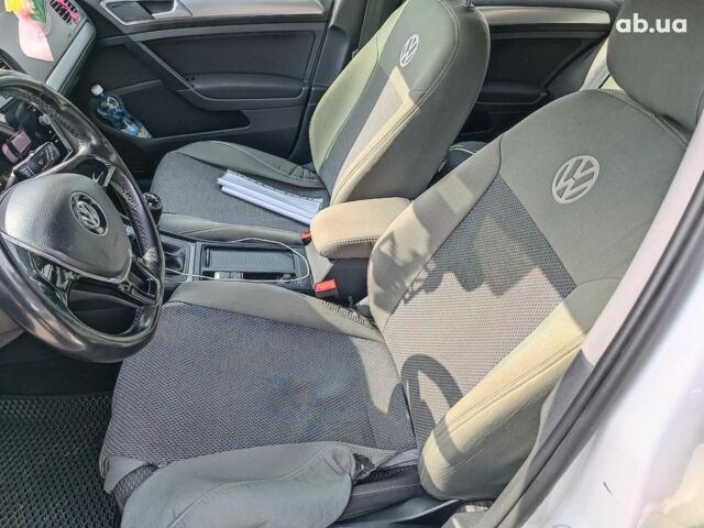 Білий Фольксваген Гольф, об'ємом двигуна 1.6 л та пробігом 235 тис. км за 13490 $, фото 16 на Automoto.ua