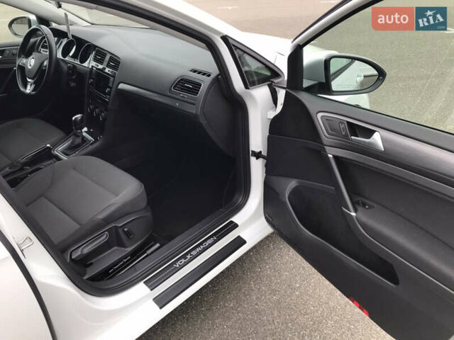 Білий Фольксваген Гольф, об'ємом двигуна 1.8 л та пробігом 136 тис. км за 15700 $, фото 10 на Automoto.ua