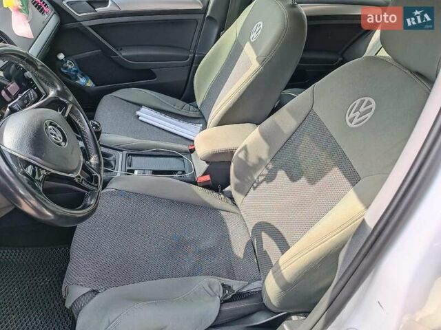 Білий Фольксваген Гольф, об'ємом двигуна 1.6 л та пробігом 235 тис. км за 13490 $, фото 16 на Automoto.ua