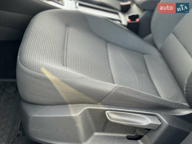 Белый Фольксваген Гольф, объемом двигателя 2 л и пробегом 230 тыс. км за 16800 $, фото 67 на Automoto.ua