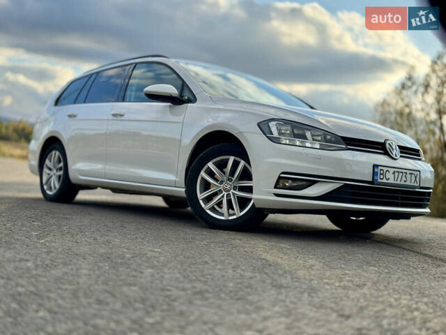 Белый Фольксваген Гольф, объемом двигателя 2 л и пробегом 230 тыс. км за 16800 $, фото 8 на Automoto.ua
