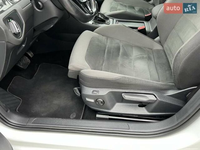 Белый Фольксваген Гольф, объемом двигателя 1.97 л и пробегом 261 тыс. км за 14900 $, фото 37 на Automoto.ua