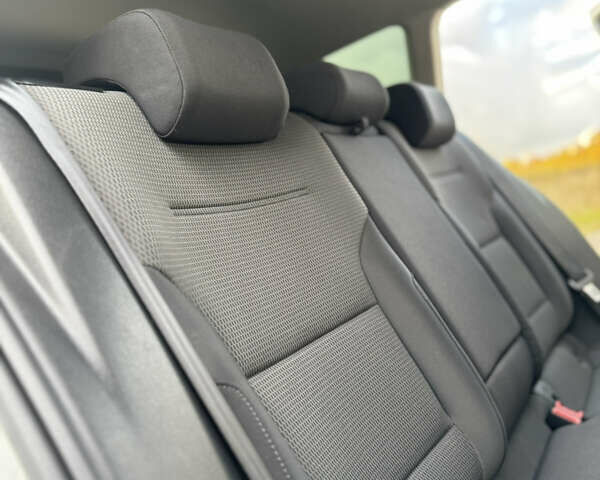 Белый Фольксваген Гольф, объемом двигателя 2 л и пробегом 230 тыс. км за 16800 $, фото 82 на Automoto.ua