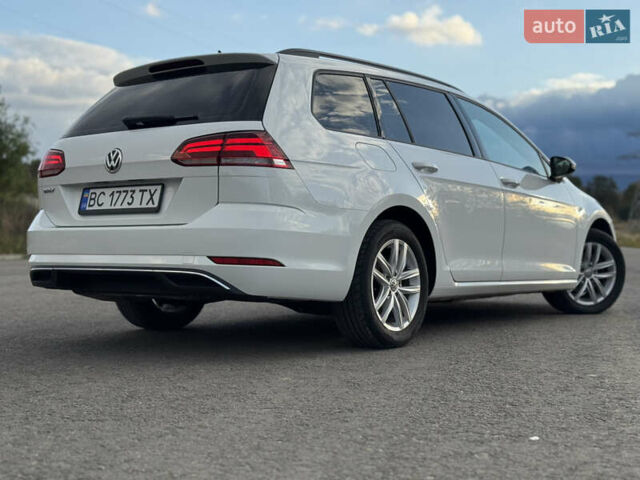 Белый Фольксваген Гольф, объемом двигателя 2 л и пробегом 230 тыс. км за 16800 $, фото 46 на Automoto.ua