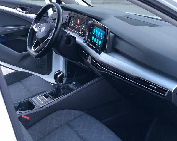 Білий Фольксваген Гольф, об'ємом двигуна 2 л та пробігом 250 тис. км за 16400 $, фото 22 на Automoto.ua