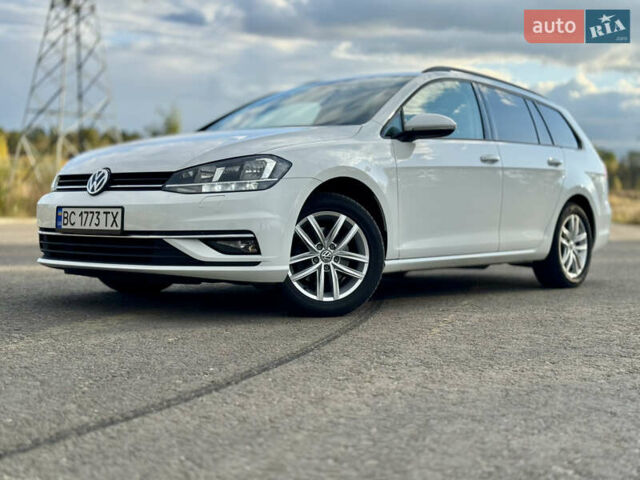 Белый Фольксваген Гольф, объемом двигателя 2 л и пробегом 230 тыс. км за 16800 $, фото 15 на Automoto.ua