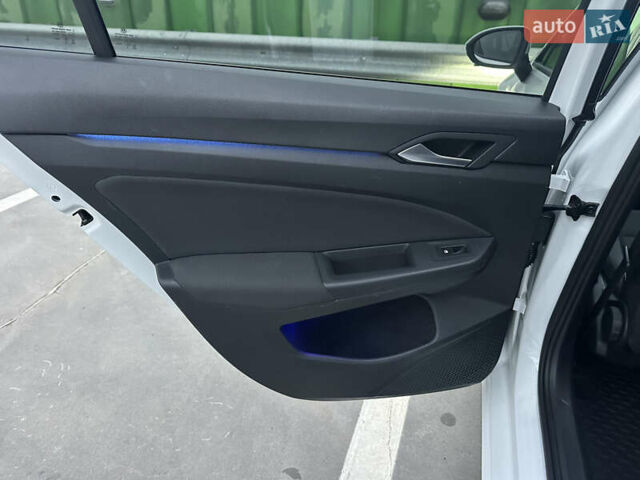 Білий Фольксваген Гольф, об'ємом двигуна 1.97 л та пробігом 201 тис. км за 18999 $, фото 17 на Automoto.ua