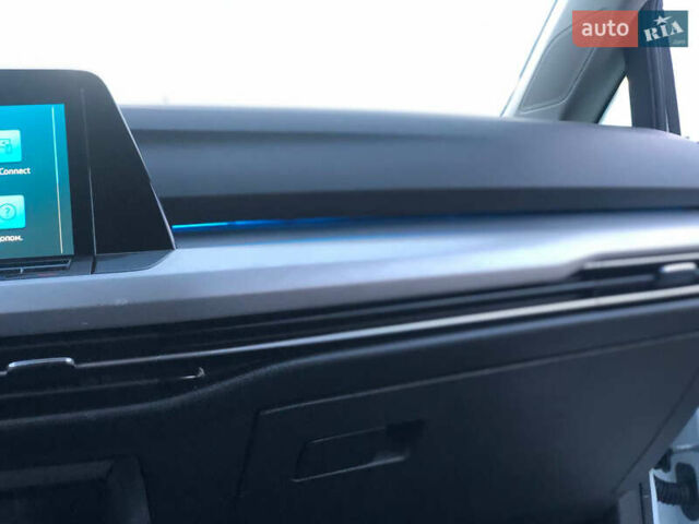 Білий Фольксваген Гольф, об'ємом двигуна 2 л та пробігом 250 тис. км за 16400 $, фото 27 на Automoto.ua