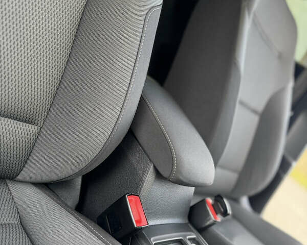 Белый Фольксваген Гольф, объемом двигателя 2 л и пробегом 230 тыс. км за 16800 $, фото 77 на Automoto.ua