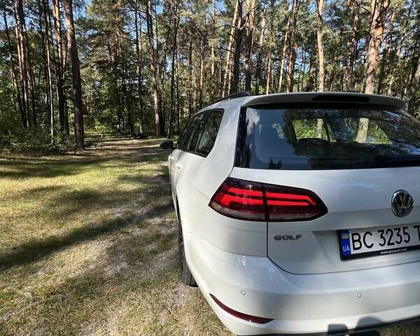 Белый Фольксваген Гольф, объемом двигателя 1.97 л и пробегом 261 тыс. км за 14900 $, фото 6 на Automoto.ua