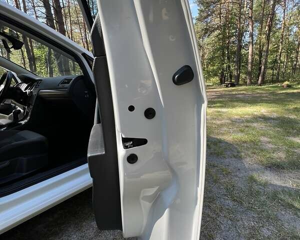 Белый Фольксваген Гольф, объемом двигателя 1.97 л и пробегом 261 тыс. км за 14900 $, фото 14 на Automoto.ua