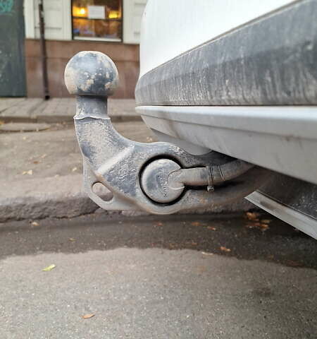 Белый Фольксваген Гольф, объемом двигателя 1.97 л и пробегом 298 тыс. км за 18500 $, фото 26 на Automoto.ua