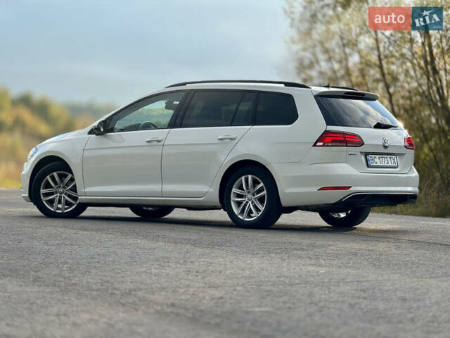 Белый Фольксваген Гольф, объемом двигателя 2 л и пробегом 230 тыс. км за 16800 $, фото 25 на Automoto.ua