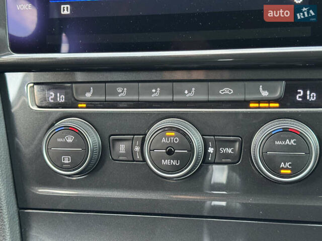 Белый Фольксваген Гольф, объемом двигателя 2 л и пробегом 230 тыс. км за 16800 $, фото 63 на Automoto.ua