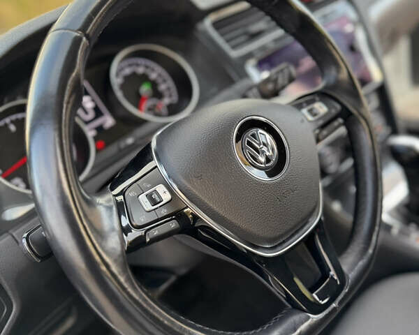 Белый Фольксваген Гольф, объемом двигателя 2 л и пробегом 230 тыс. км за 16800 $, фото 93 на Automoto.ua