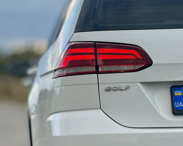 Белый Фольксваген Гольф, объемом двигателя 2 л и пробегом 230 тыс. км за 16800 $, фото 32 на Automoto.ua