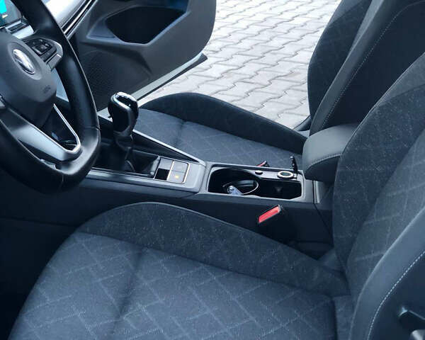 Білий Фольксваген Гольф, об'ємом двигуна 2 л та пробігом 250 тис. км за 16400 $, фото 26 на Automoto.ua