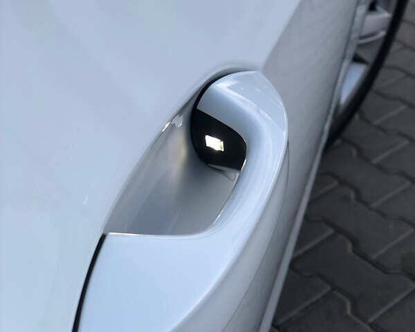 Білий Фольксваген Гольф, об'ємом двигуна 2 л та пробігом 250 тис. км за 16400 $, фото 19 на Automoto.ua