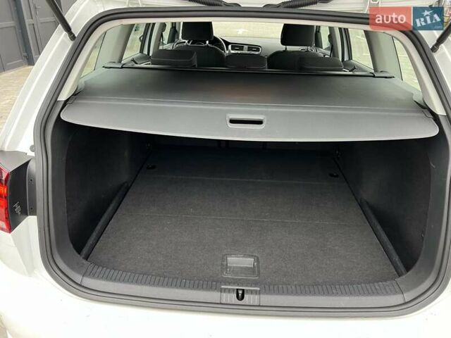 Белый Фольксваген Гольф, объемом двигателя 1.97 л и пробегом 261 тыс. км за 14900 $, фото 42 на Automoto.ua