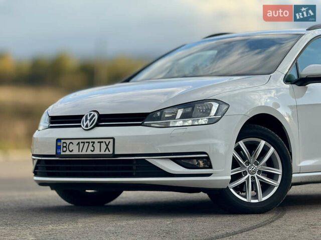 Белый Фольксваген Гольф, объемом двигателя 2 л и пробегом 230 тыс. км за 16800 $, фото 17 на Automoto.ua