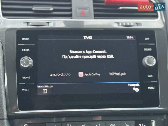 Белый Фольксваген Гольф, объемом двигателя 2 л и пробегом 230 тыс. км за 16800 $, фото 62 на Automoto.ua