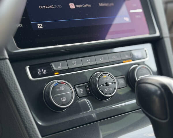 Белый Фольксваген Гольф, объемом двигателя 2 л и пробегом 230 тыс. км за 16800 $, фото 65 на Automoto.ua