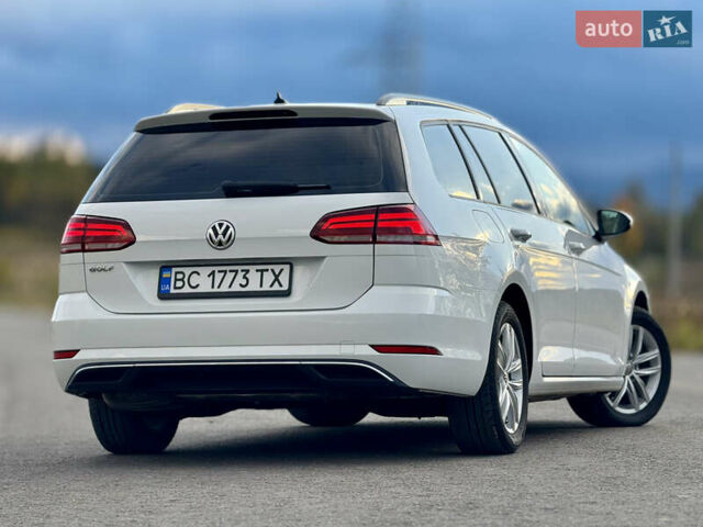 Белый Фольксваген Гольф, объемом двигателя 2 л и пробегом 230 тыс. км за 16800 $, фото 41 на Automoto.ua