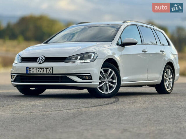 Белый Фольксваген Гольф, объемом двигателя 2 л и пробегом 230 тыс. км за 16800 $, фото 11 на Automoto.ua