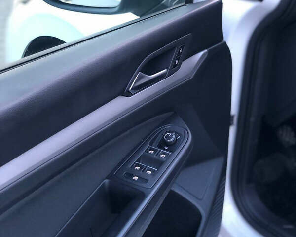 Білий Фольксваген Гольф, об'ємом двигуна 2 л та пробігом 250 тис. км за 16400 $, фото 25 на Automoto.ua