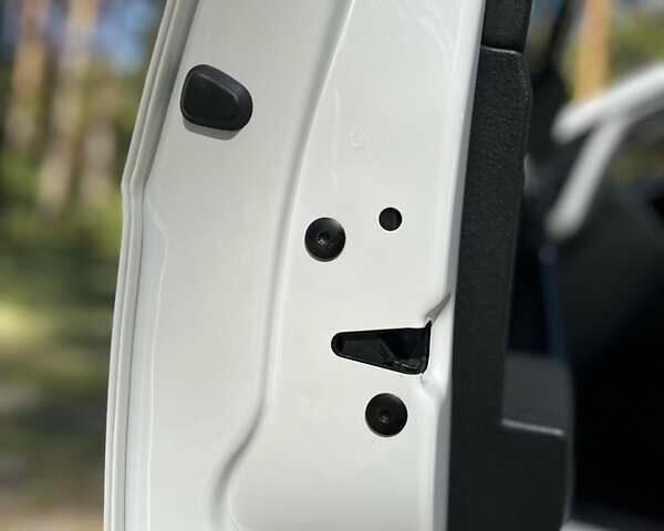 Белый Фольксваген Гольф, объемом двигателя 1.97 л и пробегом 261 тыс. км за 14900 $, фото 9 на Automoto.ua