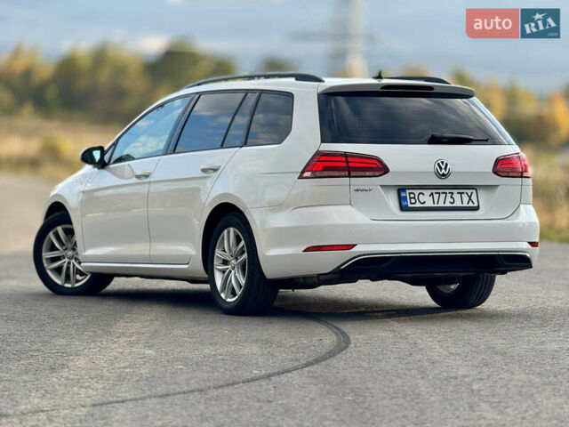 Белый Фольксваген Гольф, объемом двигателя 2 л и пробегом 230 тыс. км за 16800 $, фото 27 на Automoto.ua
