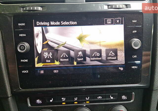 Белый Фольксваген Гольф, объемом двигателя 1.97 л и пробегом 298 тыс. км за 18500 $, фото 24 на Automoto.ua