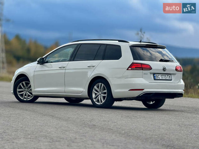 Белый Фольксваген Гольф, объемом двигателя 2 л и пробегом 230 тыс. км за 16800 $, фото 36 на Automoto.ua