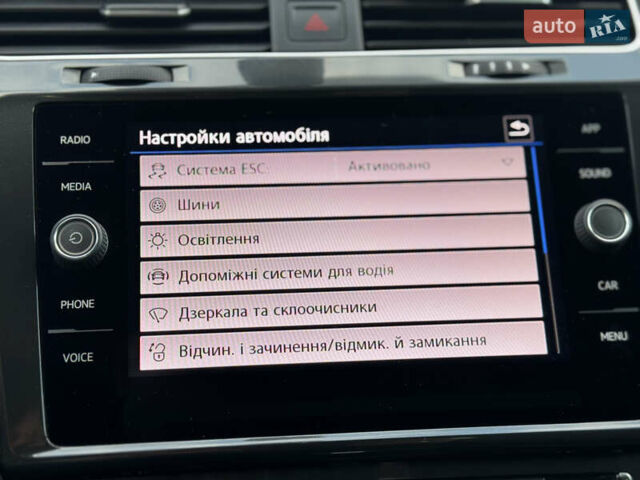 Белый Фольксваген Гольф, объемом двигателя 2 л и пробегом 230 тыс. км за 16800 $, фото 61 на Automoto.ua