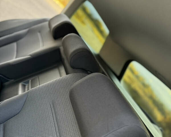 Белый Фольксваген Гольф, объемом двигателя 2 л и пробегом 230 тыс. км за 16800 $, фото 89 на Automoto.ua