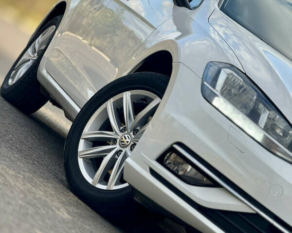 Белый Фольксваген Гольф, объемом двигателя 2 л и пробегом 230 тыс. км за 16800 $, фото 9 на Automoto.ua