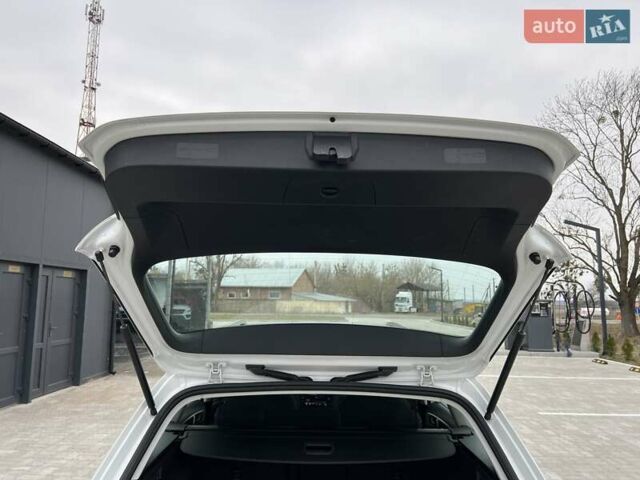 Белый Фольксваген Гольф, объемом двигателя 1.97 л и пробегом 261 тыс. км за 14900 $, фото 41 на Automoto.ua