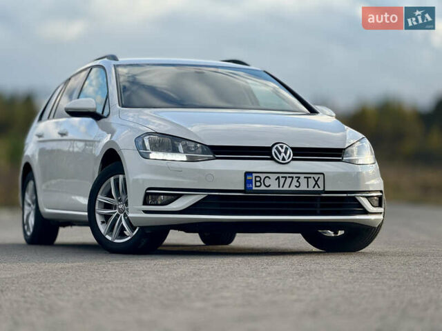Белый Фольксваген Гольф, объемом двигателя 2 л и пробегом 230 тыс. км за 16800 $, фото 6 на Automoto.ua
