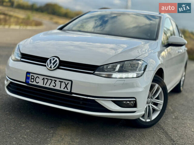 Белый Фольксваген Гольф, объемом двигателя 2 л и пробегом 230 тыс. км за 16800 $, фото 14 на Automoto.ua