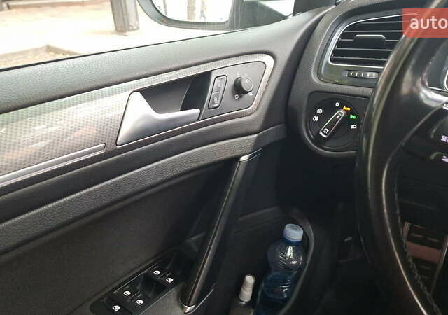 Белый Фольксваген Гольф, объемом двигателя 1.97 л и пробегом 298 тыс. км за 18500 $, фото 22 на Automoto.ua