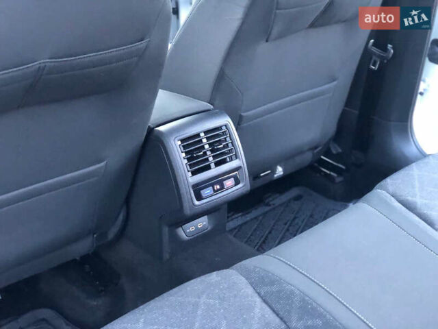 Білий Фольксваген Гольф, об'ємом двигуна 2 л та пробігом 250 тис. км за 16400 $, фото 24 на Automoto.ua