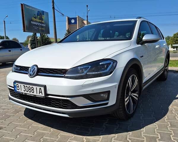 Белый Фольксваген Гольф, объемом двигателя 1.97 л и пробегом 298 тыс. км за 18500 $, фото 2 на Automoto.ua