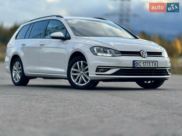 Белый Фольксваген Гольф, объемом двигателя 2 л и пробегом 230 тыс. км за 16800 $, фото 4 на Automoto.ua