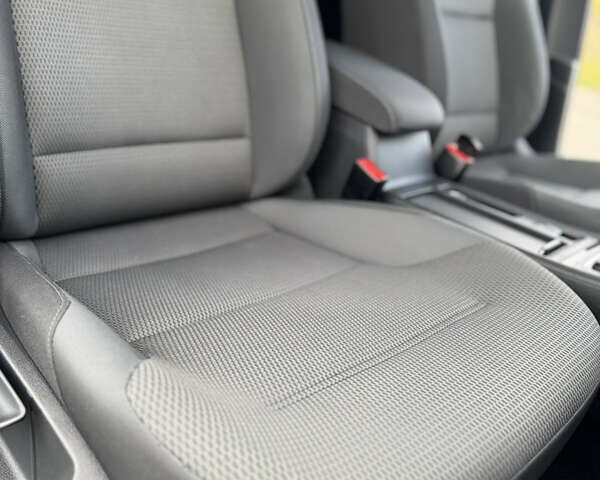 Белый Фольксваген Гольф, объемом двигателя 2 л и пробегом 230 тыс. км за 16800 $, фото 76 на Automoto.ua